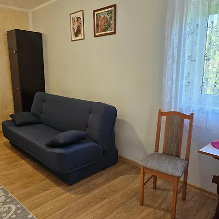 Jasmin Privatunterkunft Budry